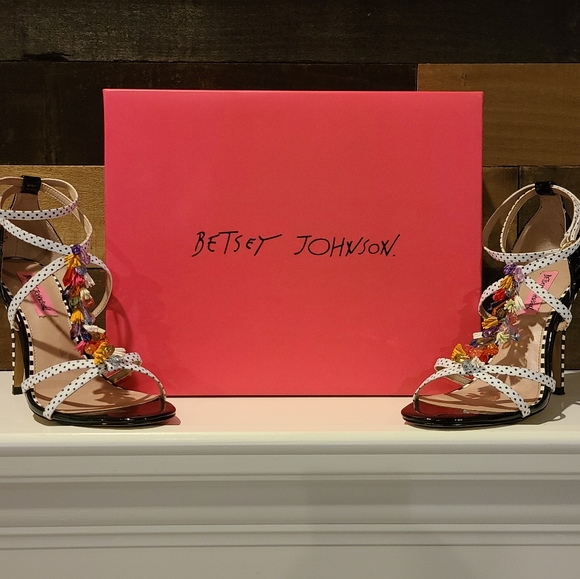 Betsy Johnson Sandals - Picture 3 of 4